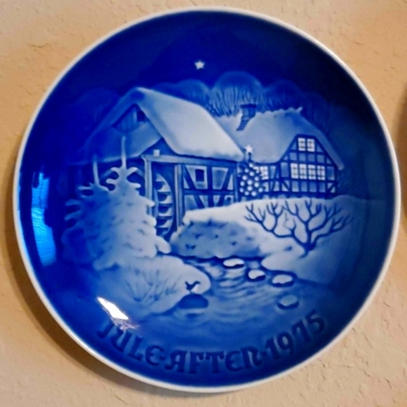 Vintage 1975 Bing & Grondahl Christmas 7" Collectable Plate Excellent Condition - Picture 3 of 3